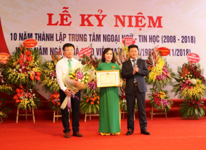 Trung tâm Ngoại ngữ - Tin học kỷ niệm 10 năm thành lập và 36 năm ngày Nhà giáo Việt Nam