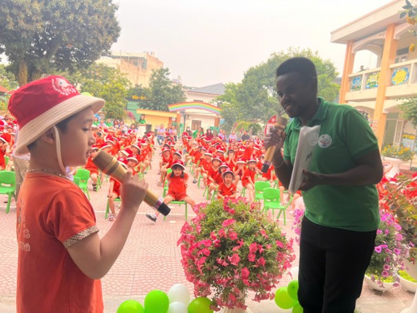 Giao luu tieng 4 2025 2